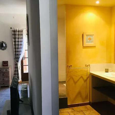 La Vieille Demeure 4*