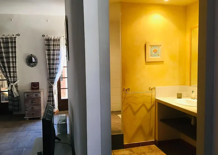 La Vieille Demeure 4*