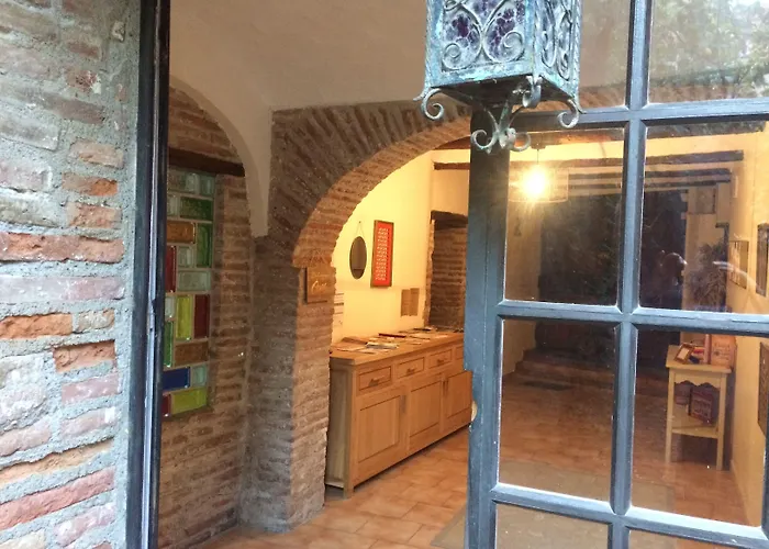 La Vieille Demeure 4*